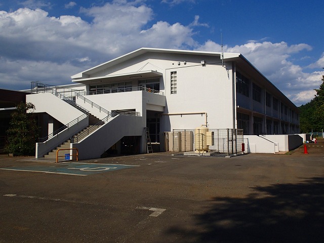 17毛呂山特別支援学校管理・小学部棟全体改修工事のアイキャッチ画像