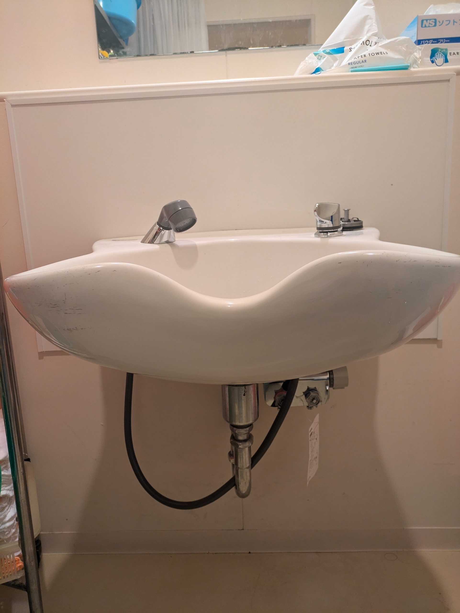 K様洗髪室水栓金具交換のアイキャッチ画像